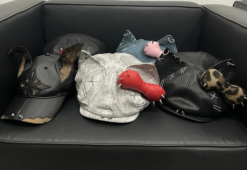 2024 niche design dog ear creative cross fashion baseball hat men's and women's same style - Image 9